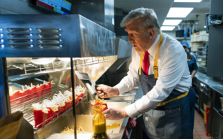 胜选前 川普在麦当劳“打工”幕后曝光