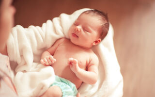 中共推“生娃不花钱” 大陆妈妈怎么看