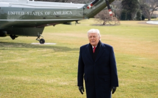 川普：是时候实现伊朗政权更迭了