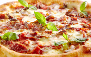 4种加热技巧 隔夜披萨也能恢复香脆美味