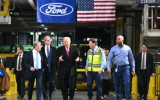 贝森特：川普在向世界表明美国“回来了”