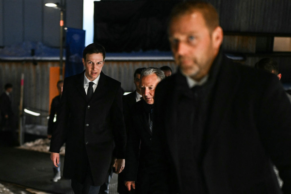 美俄两国总统特使达沃斯会谈:积极具建设性