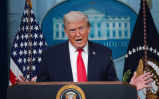 川普警告:伊朗若敢搞暗杀 将被彻底摧毁