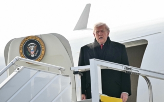 川普抵达瑞士 将在达沃斯发表讲话