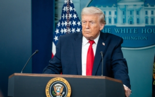 为拼经济 川普率内阁全美巡回 每周一州