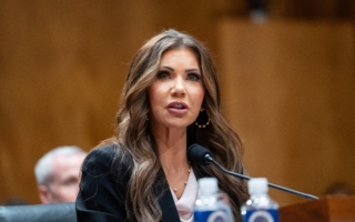 【直播】美国土安全部长诺姆举行记者会