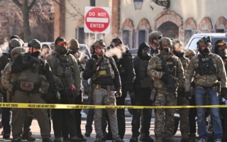 明州移民执法枪击案 法官下令保护证据