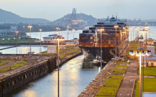 巴拿马最高法院裁定长和港口合约违宪