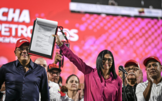 委内瑞拉签署新法 告别石油国有化时代