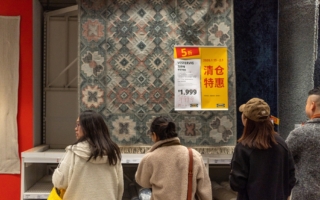 中国去年财政收入降1.7% 五年来再现负增长