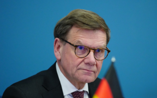 德外长：德国始终向美靠拢 北京比不了