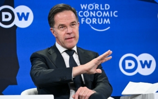 北约秘书长:川普对北极安全的看法是对的