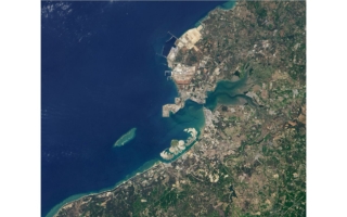 任义：海南海花岛成“死城”给香港的警示