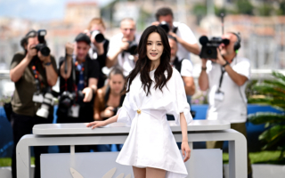 大陆微博之夜引抢座争议 杨幂向主办方讨说法