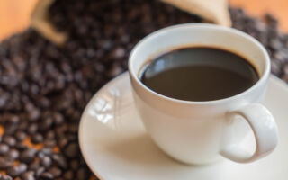 有高血压能安全喝咖啡吗？ 专家释疑