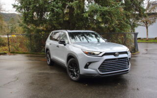 【车评】夜色霸气现身 2025 Toyota Grand Highlander Nightshade Hybrid