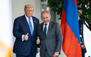 【重播】万斯和亚美尼亚总理在会谈后开记者会