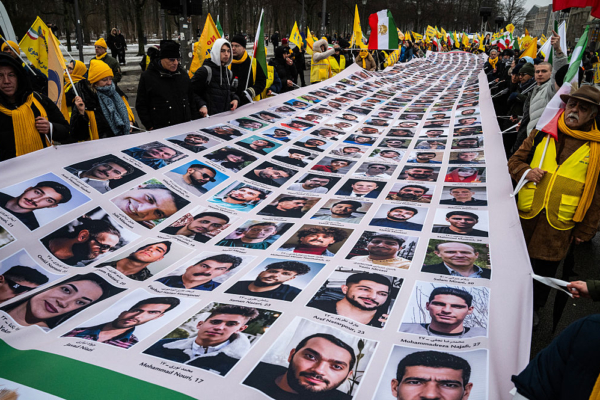 伊朗镇压升级整肃内部改革派 美军压境谈判