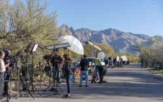 邻居报告：格思里母亲失踪前附近有可疑货车