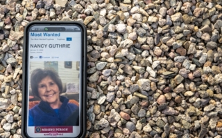 格思里失踪案进展：警方拘留一名男子讯问