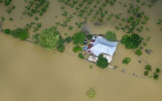 组图：哥伦比亚罕见暴雨引发洪灾 至少22死