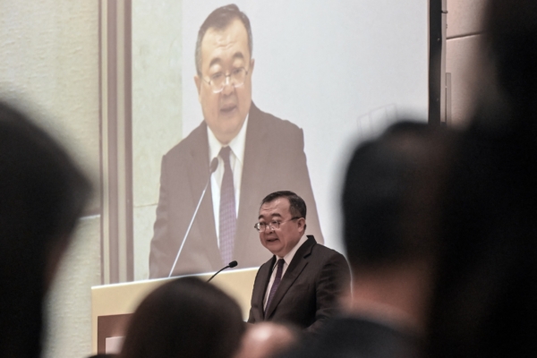 刘建超传遭降级处理 中联部人事接连变动