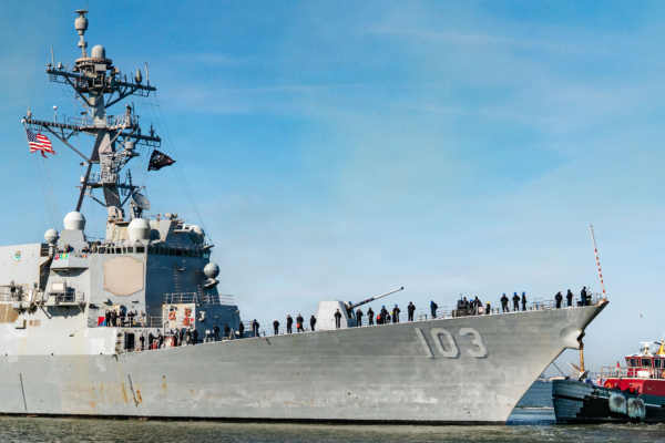 美南方司令部:两艘海军舰艇相撞 两人轻伤