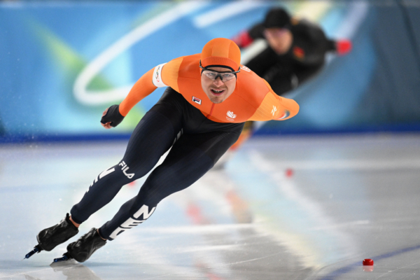 中国选手廉子文绊到 荷兰速滑名将冬奥梦碎