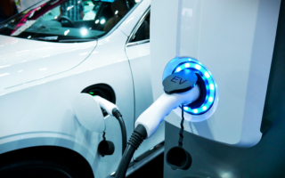 联邦废除电动车强制令 斥资 23 亿重启购车补贴