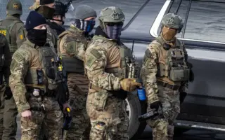 国土安全部：非法移民在德州开车撞击ICE官员