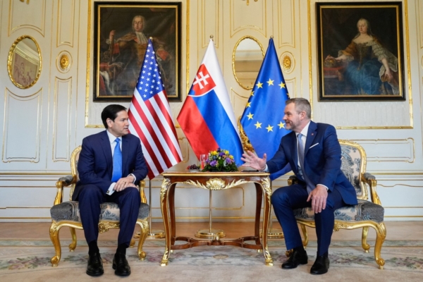 卢比奥访问东欧 加强能源和国防合作