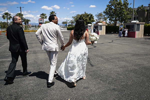 在递解程序中结婚：高风险的真爱考验