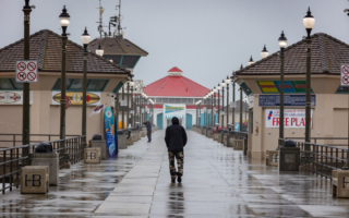 太平洋风暴来袭 洛杉矶地区迎中到大雨