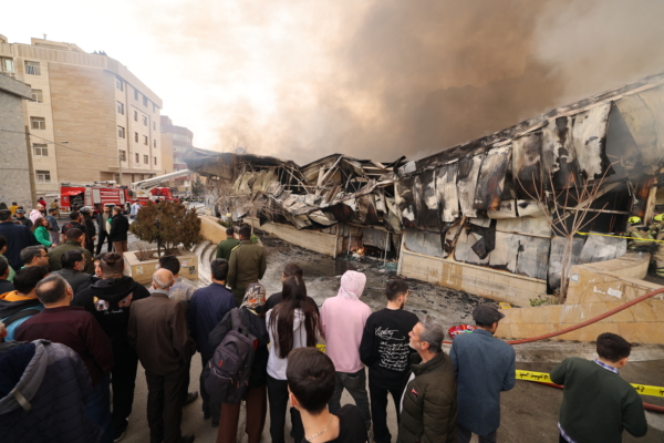 伊朗事故频现 德黑兰附近战略重镇突发大火