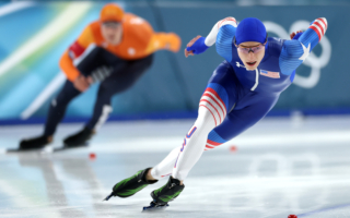 冰上速滑风驰电掣 美天才选手冬奥再夺金