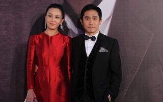 与梁朝伟在日本看雪景 刘嘉玲大年初一秀恩爱