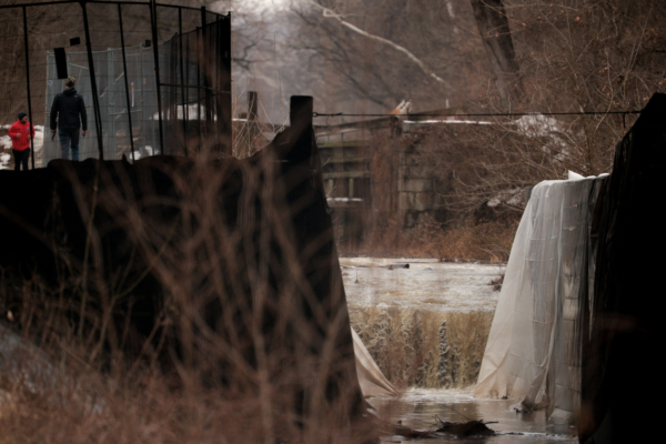 华府宣布紧急状态 寻求联邦援助应对污水泄漏