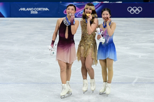 组图：冬奥女单花滑决赛 一睹奖牌得主风采