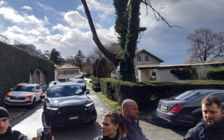 美伊核谈 万斯:伊朗尚未接受川普所划红线