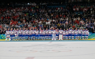 冬奥冰球史上最完美对决 美国男队夺金