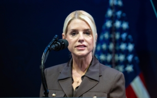 美司法部将进驻ICE设施 对政治暴力“零容忍”