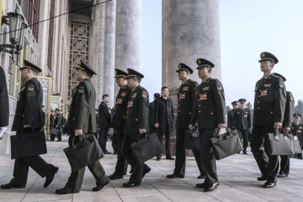 传上将韩卫国被降级 曾先后与苗华刘振立共事