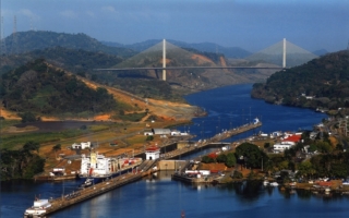 巴拿马正式废除长和港口合约 马士基与MSC接管