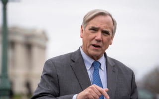 国会议员炒股将被禁?美参院推动立法