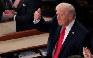 川普吁国会禁止议员买股票 罕见获两党支持