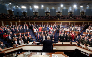 川普发表国情咨文 聚焦重振美国经济