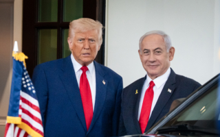 消息：美以施压 让伊朗减少对中共石油出口