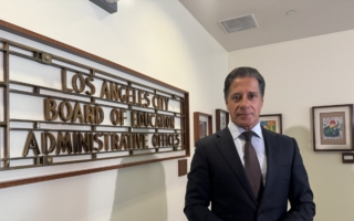 FBI突袭全美第二大学区总部与学监住所