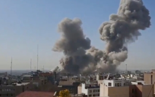 美以轰炸伊朗 海外华人叫好