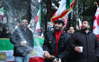 美以军事行动后 海外伊朗人:既振奋又紧张